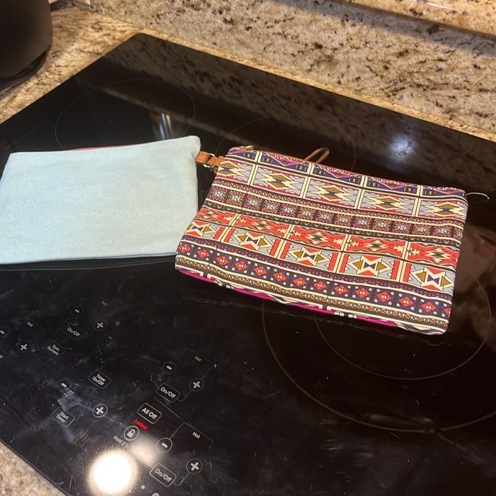 2 packet wristlets - Picture 2 of 6
